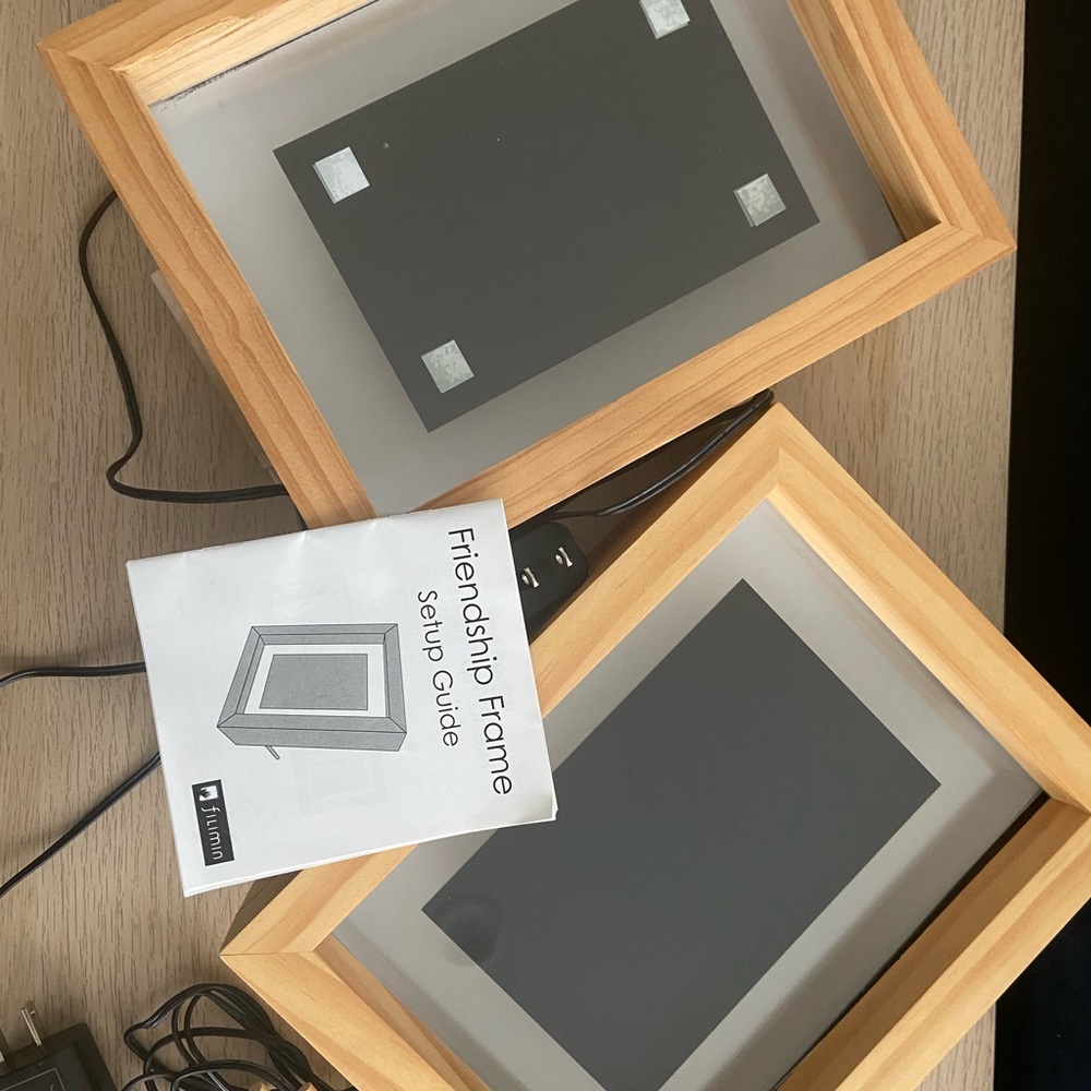 Wi-Fi Connected Friendship Lamp Picture Frame